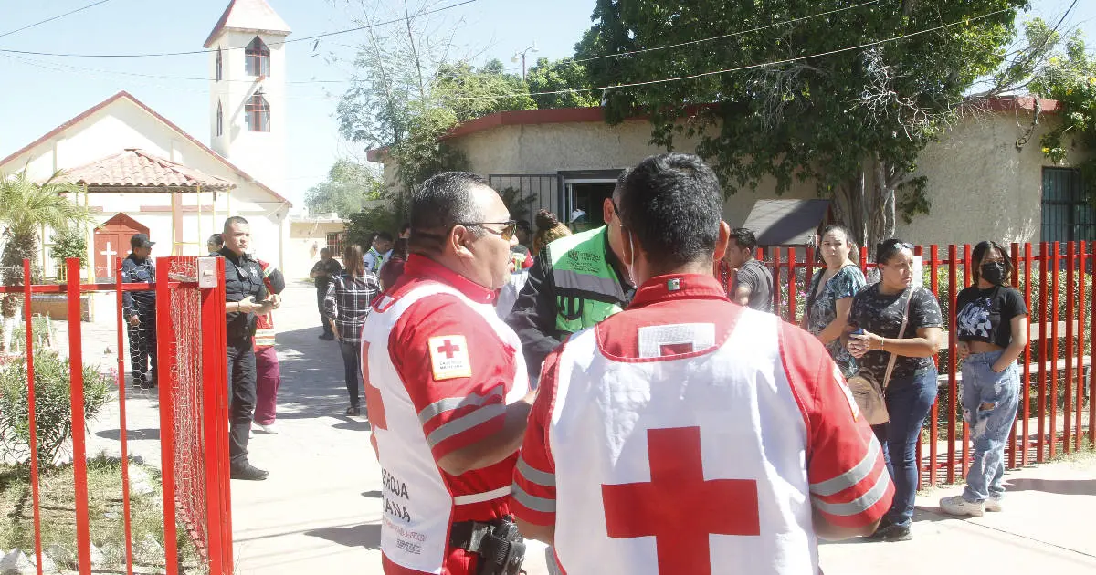 Caída de enjarre golpea a niños y deja a 6 lesionados
