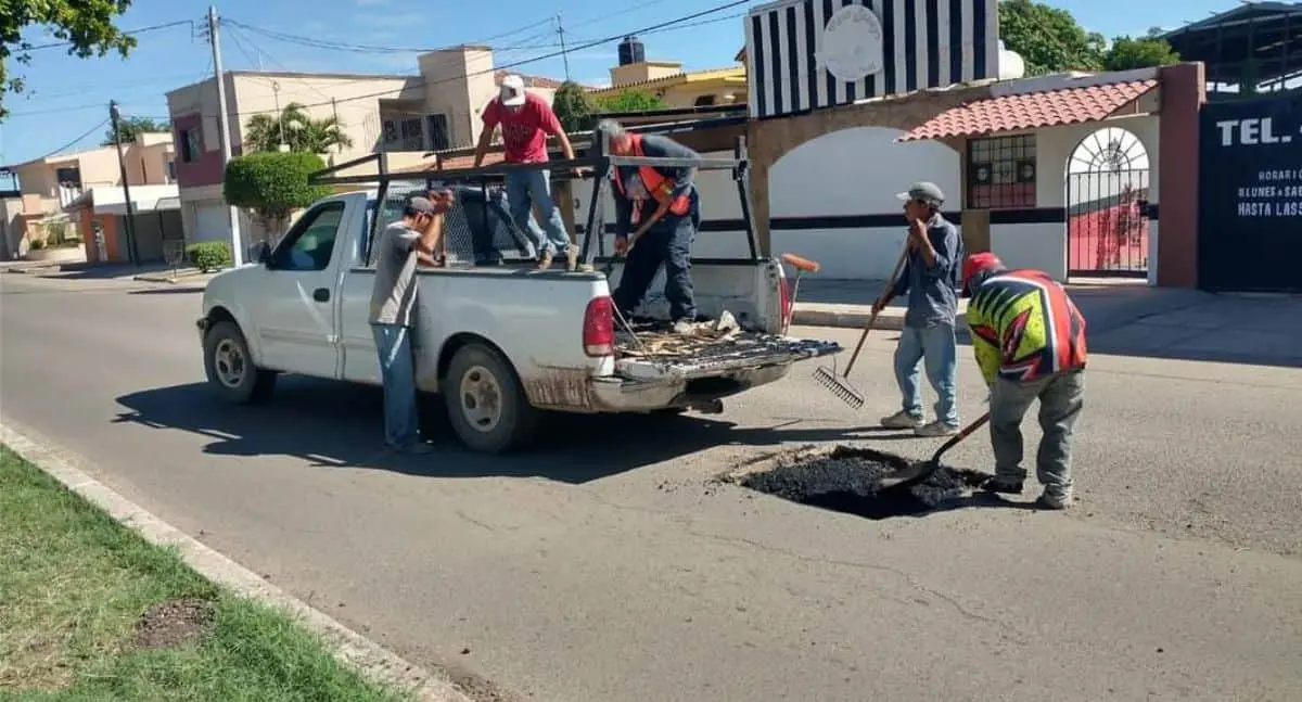 Denuncian favoritismo en bacheo en Navojoa