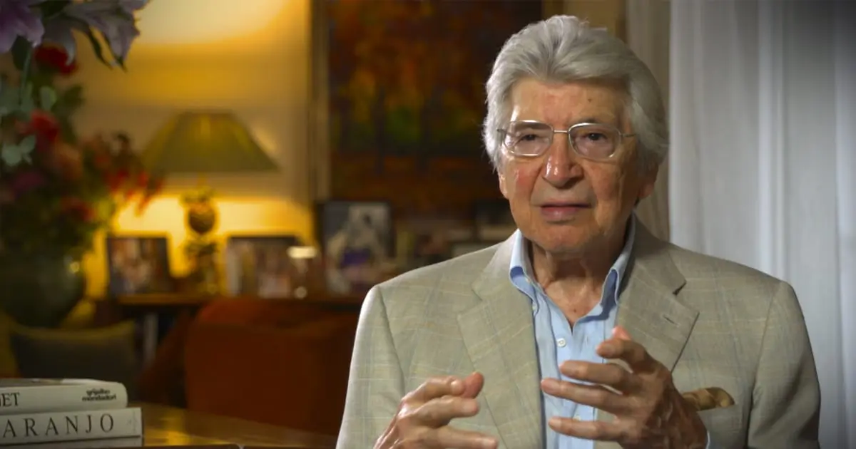 Manuel Alejandro recibe premio Leyenda Viva