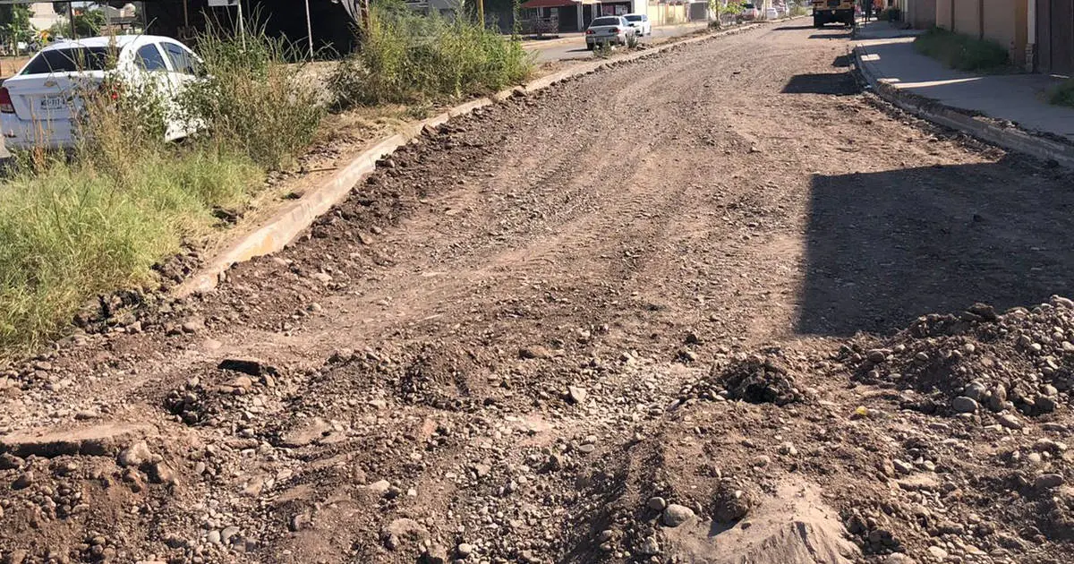 Vecinos de Misión del Real exigen que se concluya pavimentación