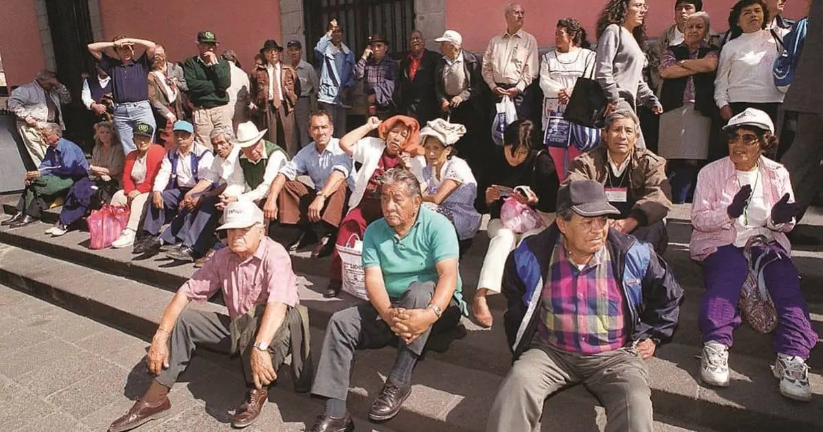 Pierden dinero al cambiar de Afore 117 mil personas