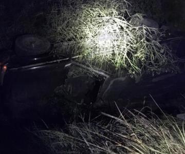 Vehículo cae en canal al sur poniente de Hermosillo