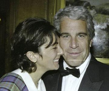 Filtran fotografía de expareja de Jeffrey Epstein en prisión