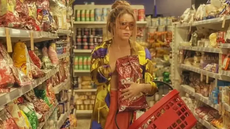 Shakira causa sensación con sus sandalias