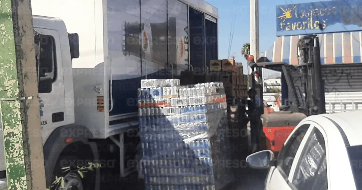 Repartidores de cerveza son víctimas de asalto a mano armada