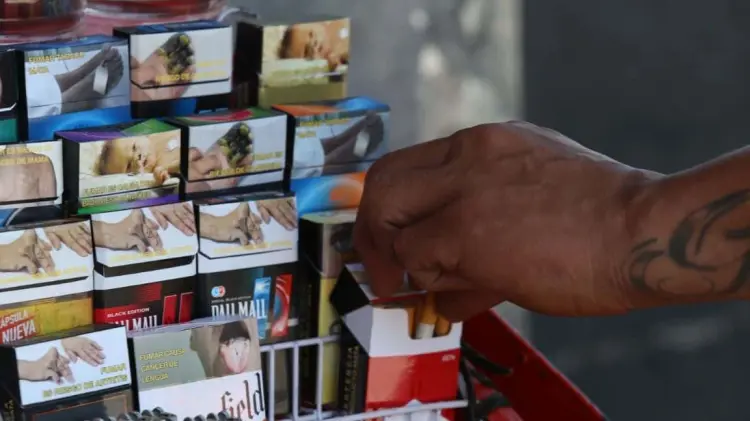 Prohibirán por completo exhibición de cigarros en tiendas