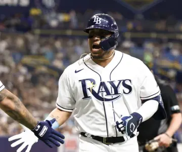 Isaac Paredes descansa en Hermosillo tras gran campaña en Grandes Ligas