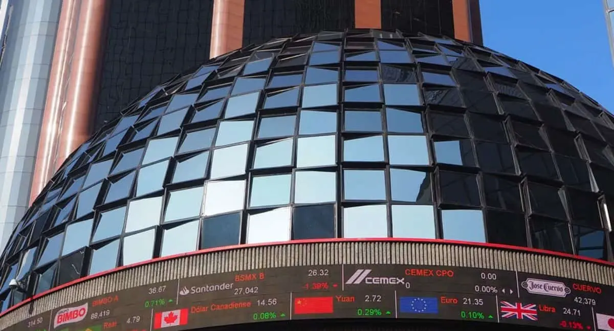 Peso y mercados abren negativos este viernes