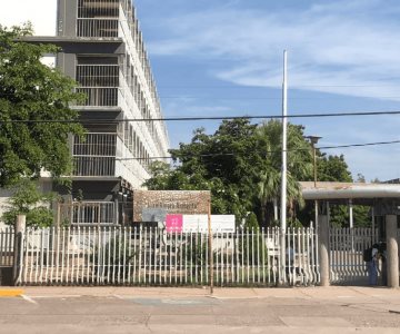 Trasladan a menor a un hospital por ingerir cloro en secundaria de Obregón