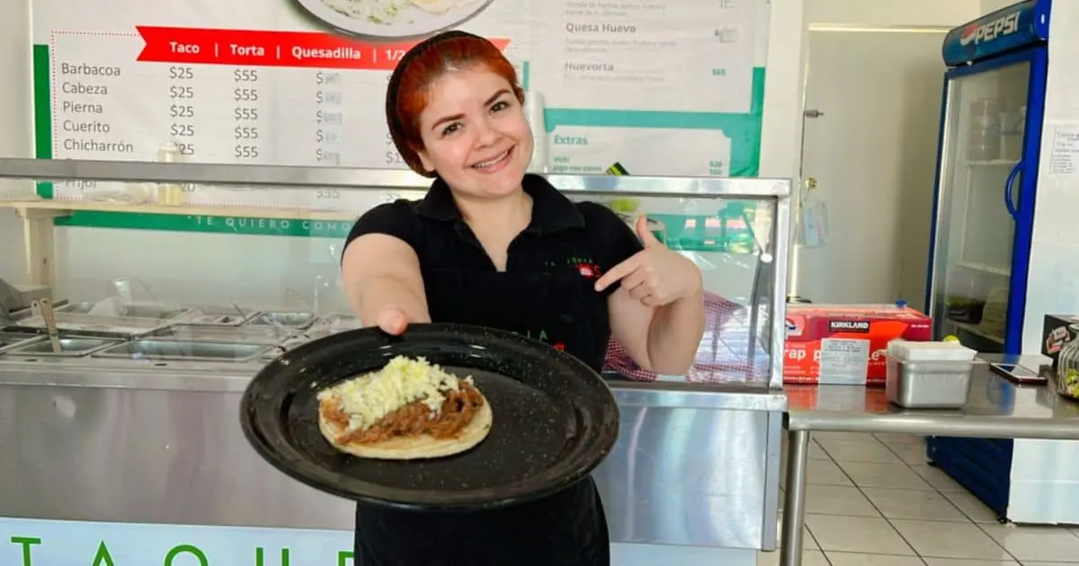 Joven hermosillense toma las riendas de la taquería familiar