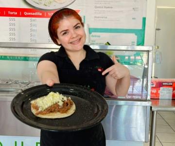 Joven hermosillense toma las riendas de la taquería familiar