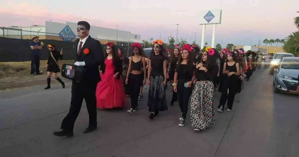 Rompen Récord Guinness de catrinas y catrines en Navojoa