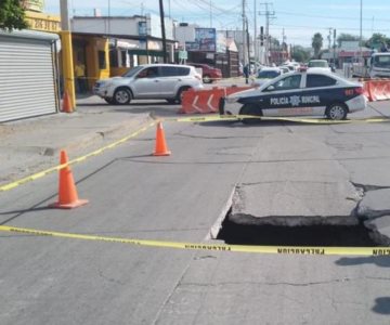 Agua de Hermosillo atiende colapso en el bulevar Salazar