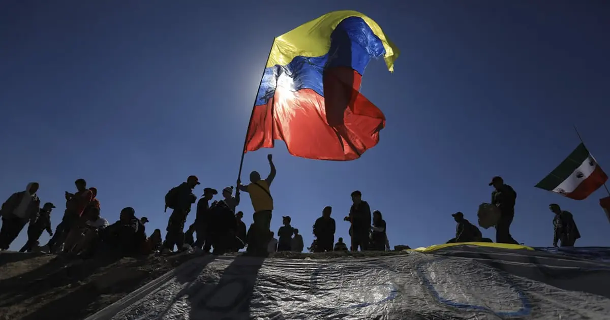 Así dispersaron a migrantes de venezolanos en la frontera de México EU