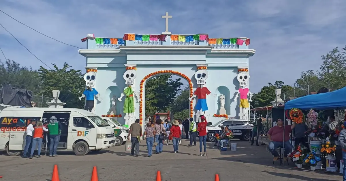 Panteón Yañez, el más antiguo de Hermosillo, se llenó de vida