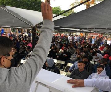 Jóvenes acuden al sorteo del Servicio Militar en Hermosillo