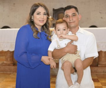 Recibe Sebastián primer sacramento