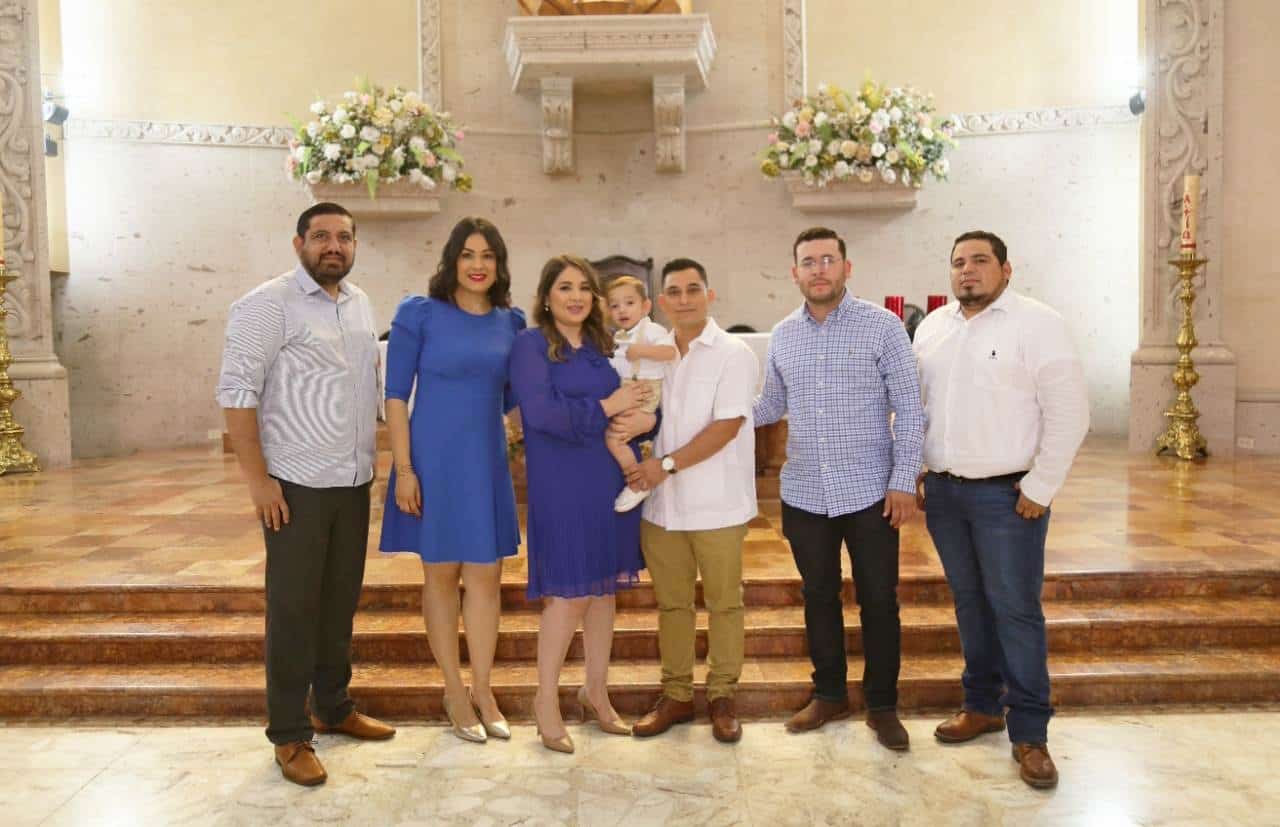 Recibe Sebastián primer sacramento