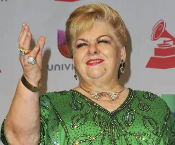 Paquita alarma a seguidores tras aparecer en un sillón sobre el escenario