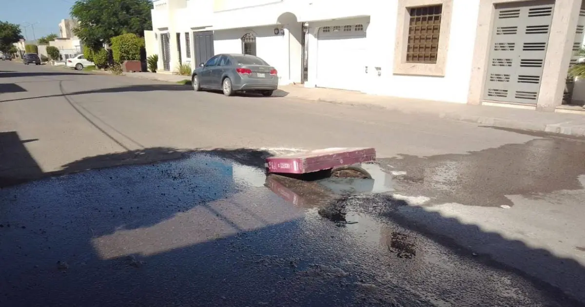 Colonia Fovissste presenta problemas por fuga de agua