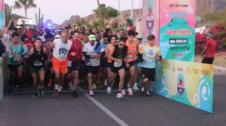 Maratón San Carlos-Guaymas en 2022. (Foto: Karim Villela/EXPRESO)