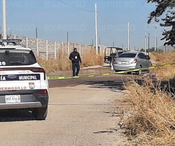 Encuentran a hombre sin vida dentro de un vehículo al norte de Hermosillo