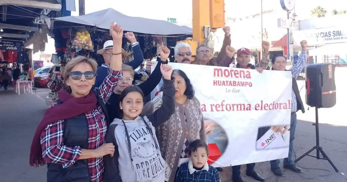 Huatabampenses se suman a marcha a favor de la 4T