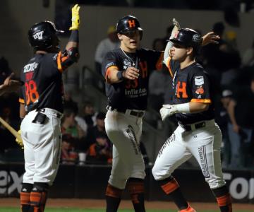 Naranjeros de Hermosillo barre con los Tomateros; paliza 12-3 en el Sonora