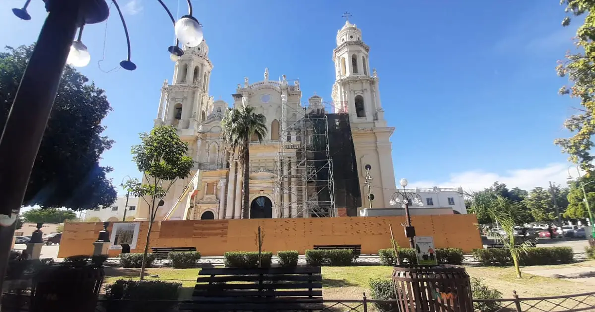 ¿Cuando encenderán el pino navideño en Catedral?