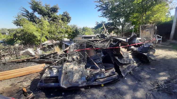 Leticia y su familia pierden hogar en incendio; solicitan apoyo