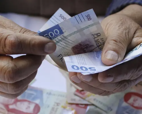 Expertos prevén aumento del salario mínimo para 2026