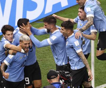 Uruguay vence a Ghana pero son eliminados de la fase de grupos