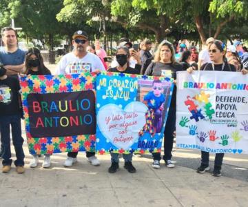 Marchan por las personas con discapacidad en Hermosillo