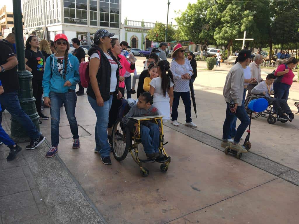 Marchan por las personas con discapacidad en Hermosillo
