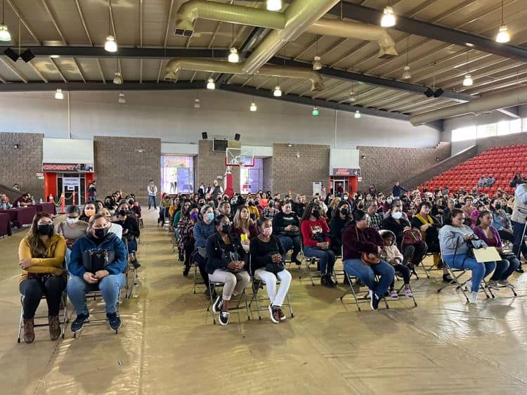 La Escuela es Nuestra: entregan 400 apoyos a planteles de Sonora
