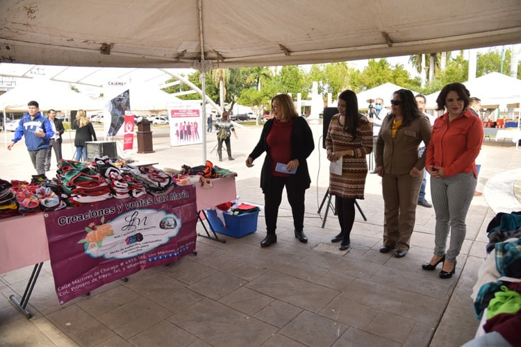 Celebran feria de mujeres emprendedoras en Ciudad Obregón