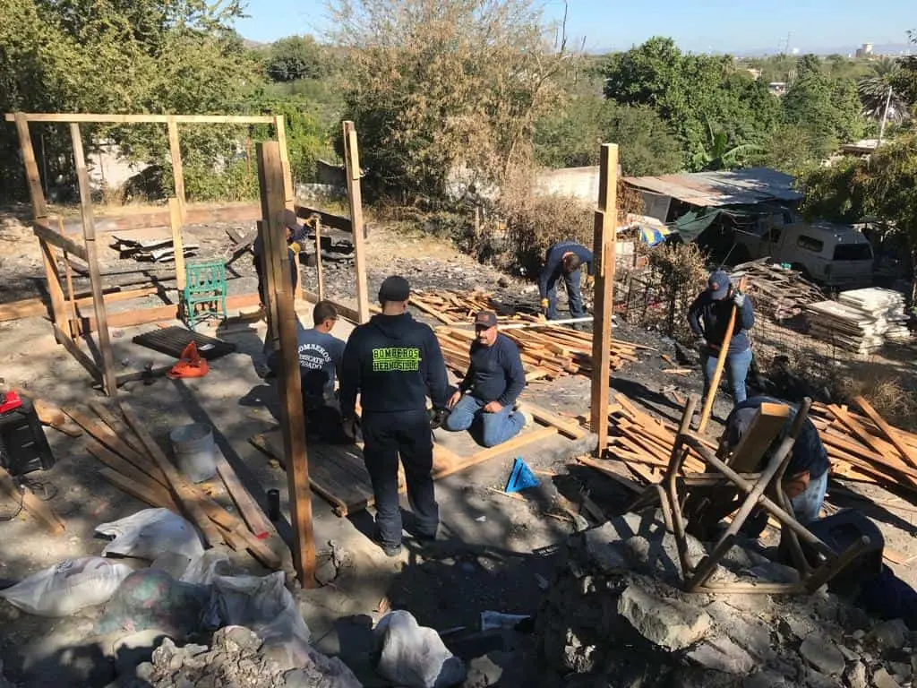 ¡Son unos ángeles! Reconstruyen vivienda de familia Franco