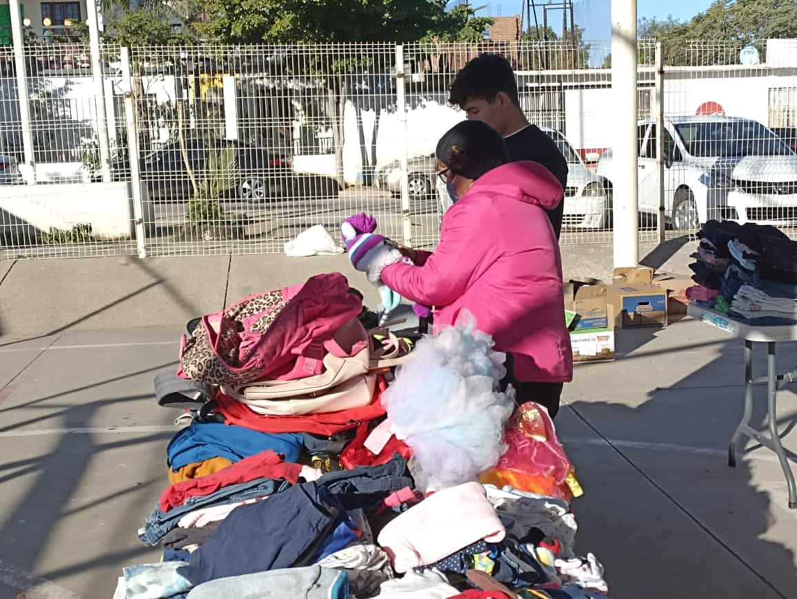 Donan ropa a los más vulnerables en Los Olivos con el Street Store