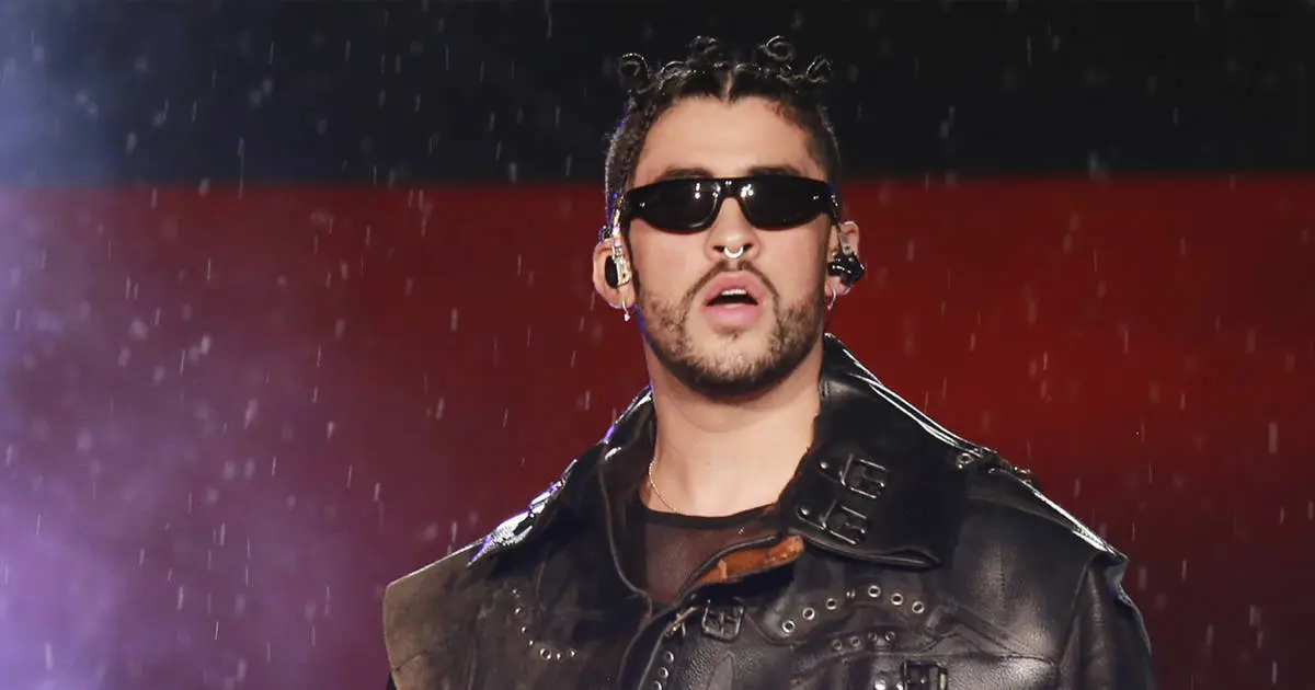 Bad Bunny explota contra canción generada por IA con su voz