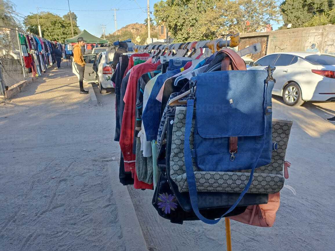 Hermosillenses llenan de vida el Tianguis de Los Olivos