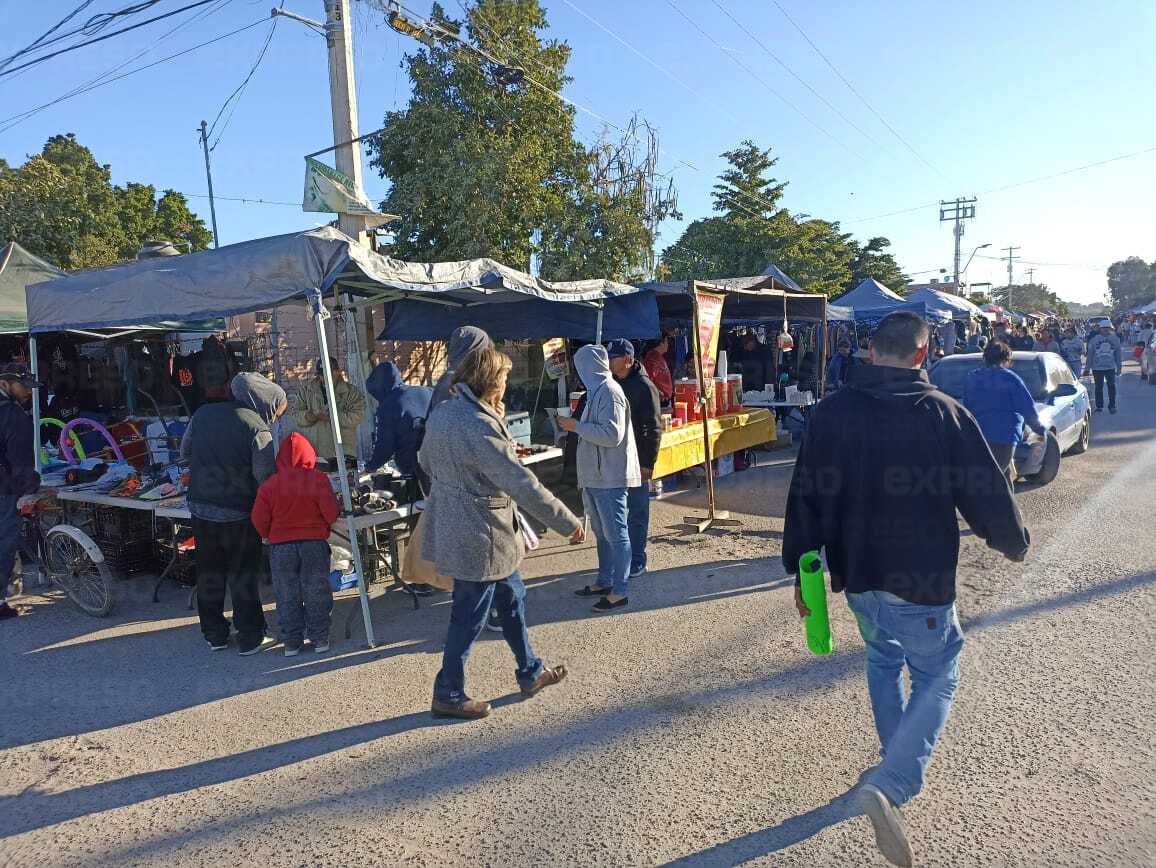 Hermosillenses llenan de vida el Tianguis de Los Olivos