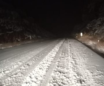 Cierran carreteras de Sonora por congelamiento sobre el asfalto