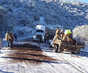 Primera nevada causó una estela de daños