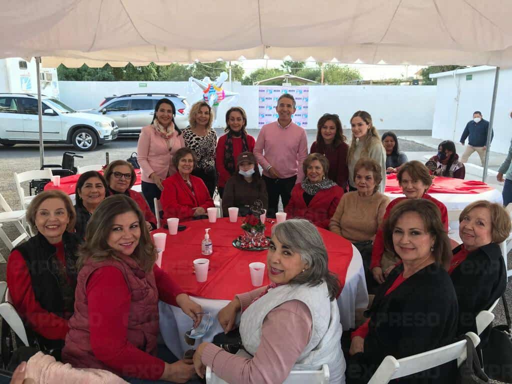 Agrupación George Papanicolaou celebra posada con pacientes