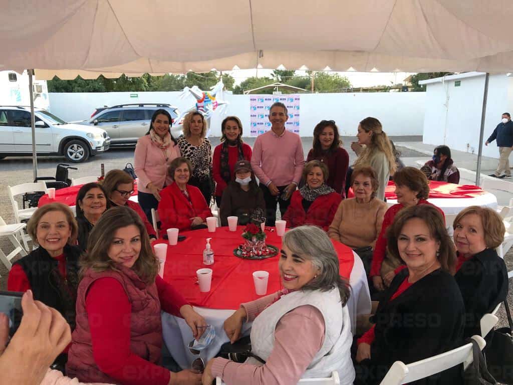 Agrupación George Papanicolaou celebra posada con pacientes