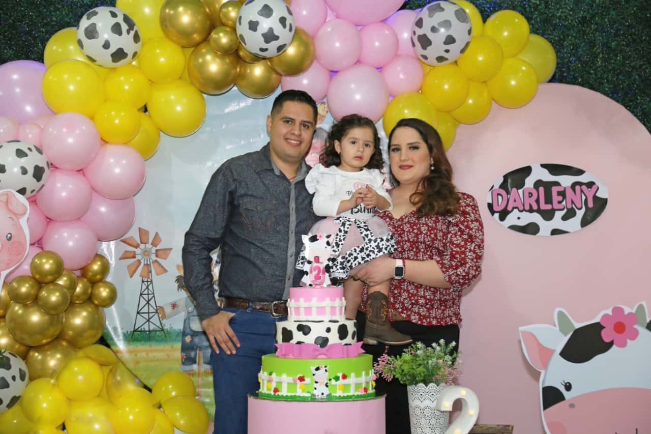 Recibe festejo la encantadora Darleny
