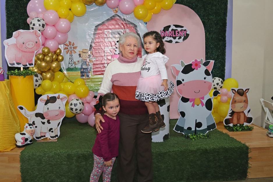 Recibe festejo la encantadora Darleny