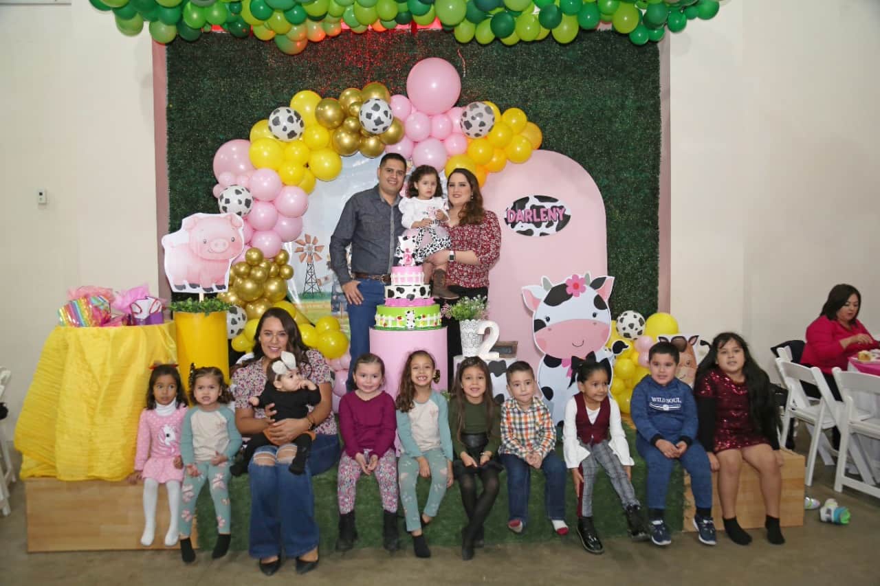 Recibe festejo la encantadora Darleny
