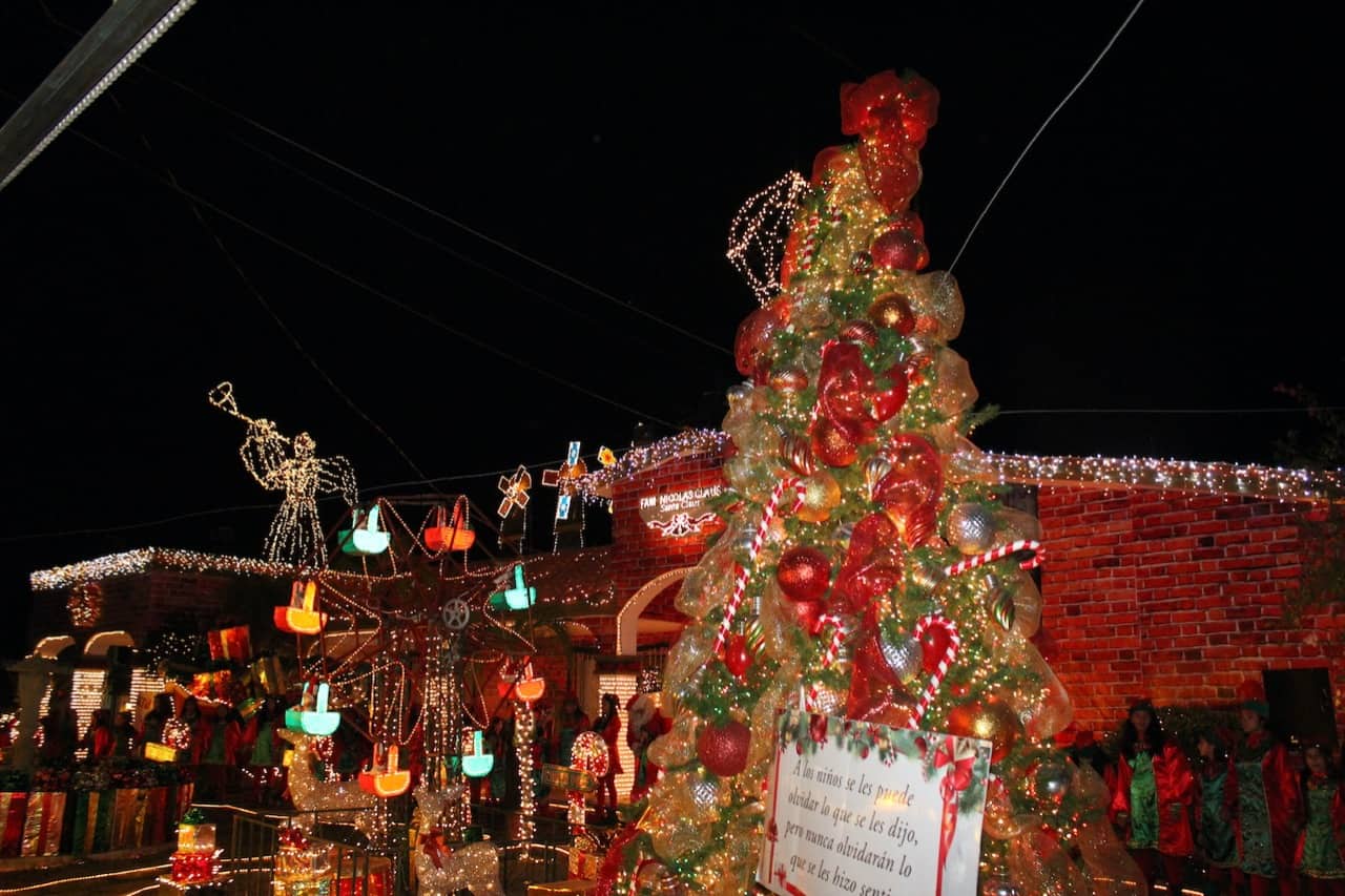 Encienden su espíritu navideño