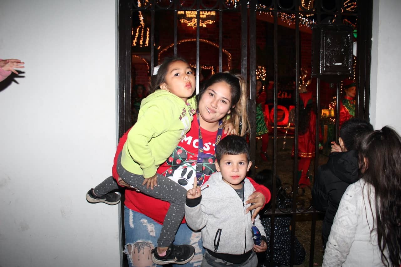 Encienden su espíritu navideño